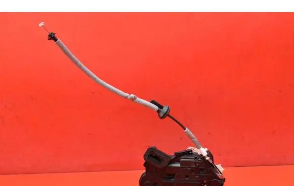 Volkswagen PASSAT CC Front door lock 5E1837015
