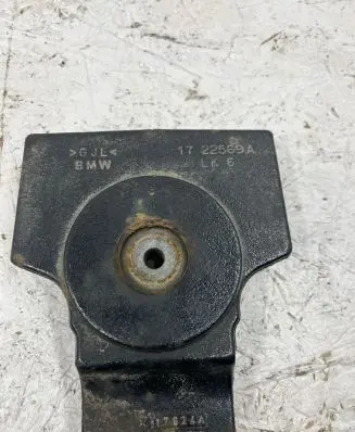 BMW 1 F20 F21 Engine mount bracket 6872914 2809171211