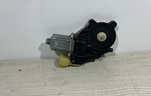 Land Rover Range Rover L405 Rear door window regulator motor 0130822783 E840368002