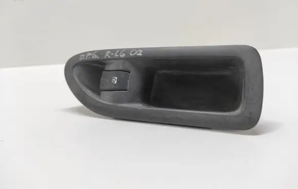 Renault Laguna II Electric window control switch 8200016014
