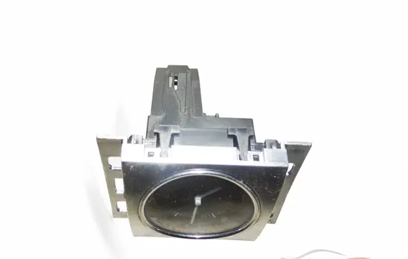 Volkswagen PASSAT B7 Clock 1948189