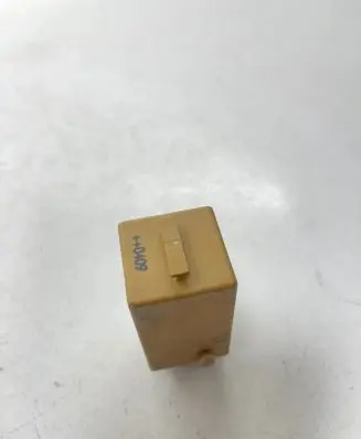 BMW 5 E60 E61 Window control relay 61368384505 V23144B3001X15