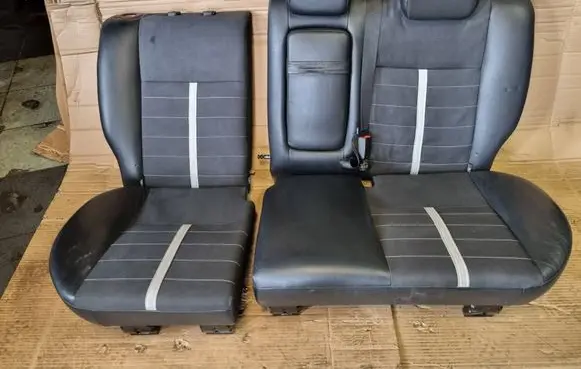 Ford Kuga I Second row seats 