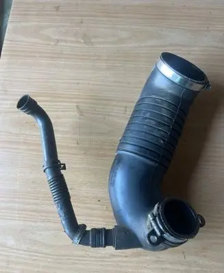 Audi A4 S4 B6 8E 8H Turbo air intake inlet pipe/hose 8E0129615
