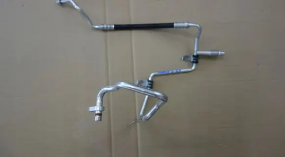 Renault Twingo III Air conditioning (A/C) pipe/hose 924906987R