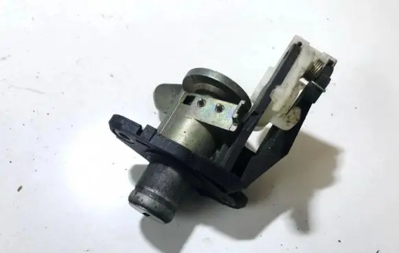 Opel Astra F Tailgate exterior lock 
