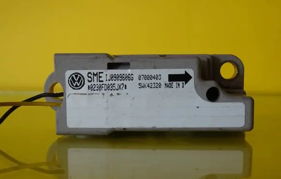 Ford Galaxy Airbag deployment crash/impact sensor 5WK42320 1J0909606G