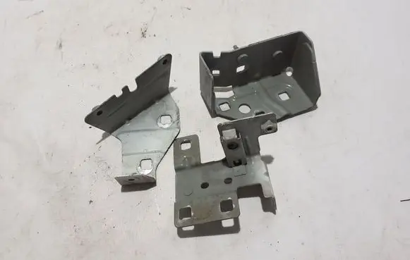 Renault Trafic III (X82) Fender mounting bracket 625133897R
