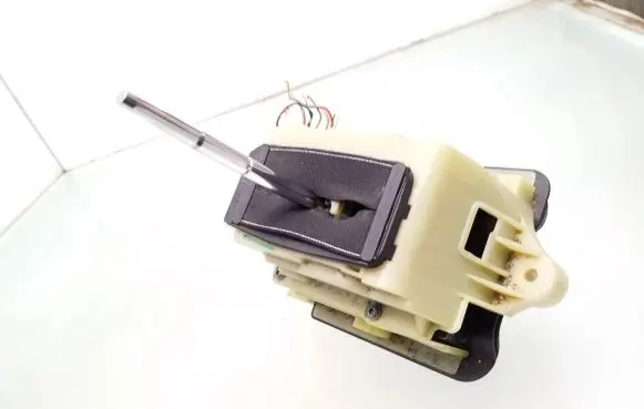 Mercedes-Benz E W212 Gear shifter/selector A2042678124