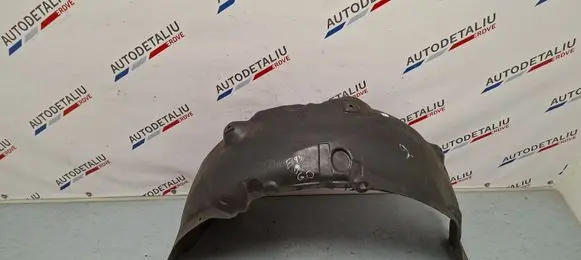 Rear arch fender liner splash guards