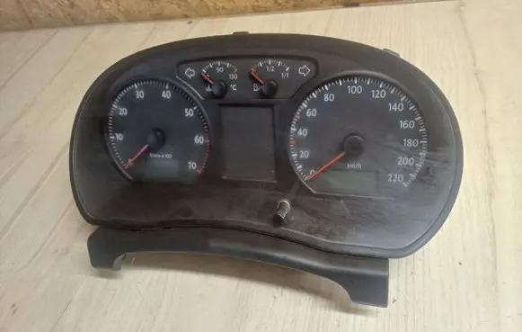 Volkswagen Polo IV 9N3 Speedometer (instrument cluster) 6Q0920803E 21040500217 VZ7Z0E159366
