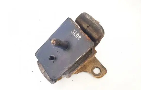 Skoda Superb B5 (3U) Engine mount bracket 218123e150 21812-3e150