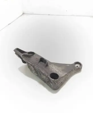 BMW 5 E39 Engine mounting bracket 6750441 13807410 65762