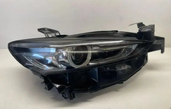 Mazda 6 Headlight/headlamp GRF551030
