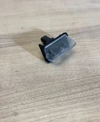 Toyota Avensis T270 Number plate light