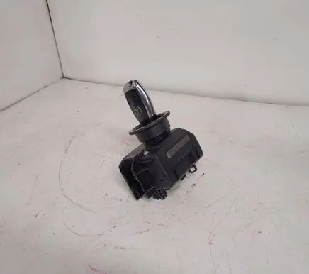 Mercedes-Benz C W204 Ignition lock A2075450208 9024664741