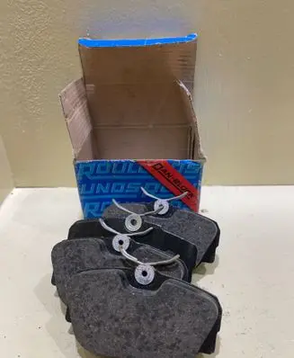 BMW 3 E30 Brake pads (front) 90R-0030122