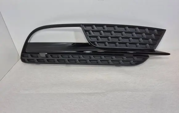 Audi A5 8T 8F Front fog light trim/grill 8T0807682H