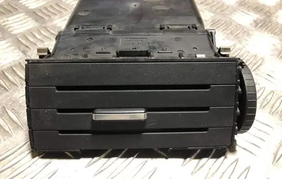 Ford Focus C-MAX Dash center air vent grill 3M51R014L21BC 05258004