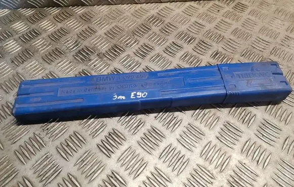 BMW 3 E90 E91 Tool box 1095457