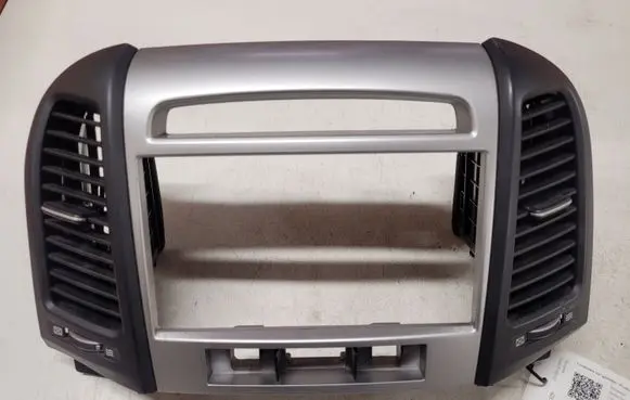 Hyundai Santa Fe Dash center air vent grill U0442448 974202B000