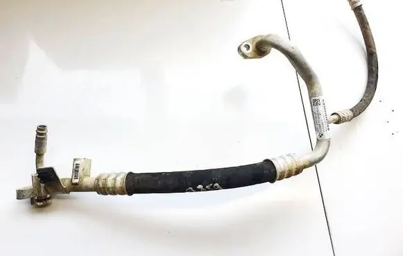 Air conditioning (A/C) pipe/hose