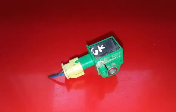 Volkswagen Golf VI Airbag deployment crash/impact sensor 5K0959351 5WK44000