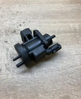 Mercedes-Benz ML W163 Vacuum valve A0005450427