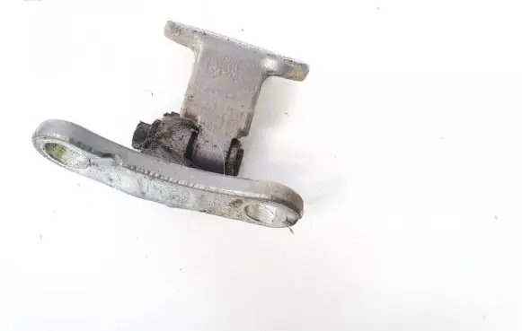 Volvo V50 Rear door lower hinge l142