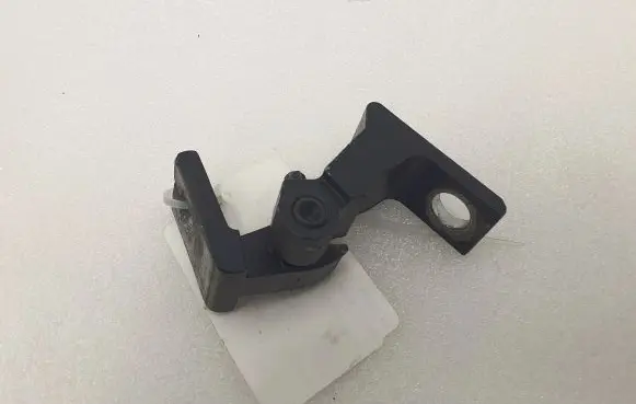 Volkswagen Sharan Front door lower hinge 7N0831401