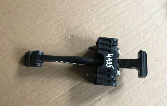 Opel Zafira B Rear door check strap stopper 13227947