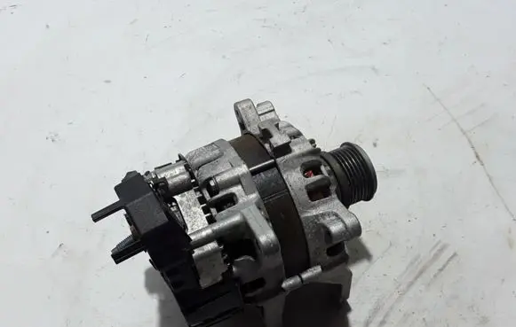 Renault Captur II Generator/alternator 2310A1749R
