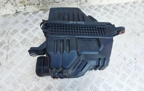 KIA Carens III Air filter box 28110A4200