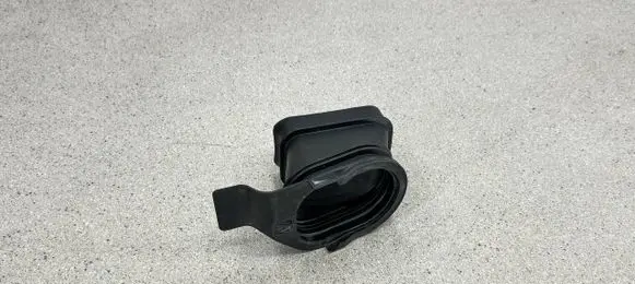BMW M5 Air intake duct part 7843293 13717843293