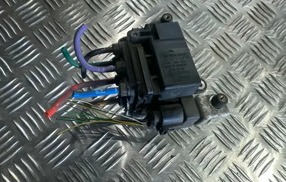Audi Q7 4L Air suspension valve block 15152400082