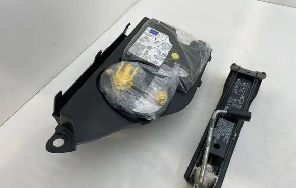 Mercedes-Benz CLA C117 X117 W117 Tool set A2468900188