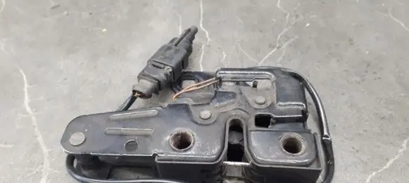 Audi A6 S6 C6 4F Engine bonnet/hood lock/latch loop/hook 4f0823509a