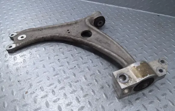 Front lower control arm/wishbone