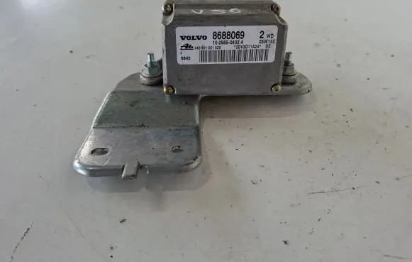 Volvo V50 ESP acceleration yaw rate sensor 8688069 8688068