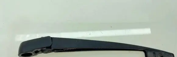 Rear wiper blade arm