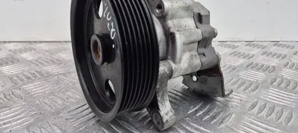Mercedes-Benz E C207 W207 Power steering pump A0054668401 A0054669301
