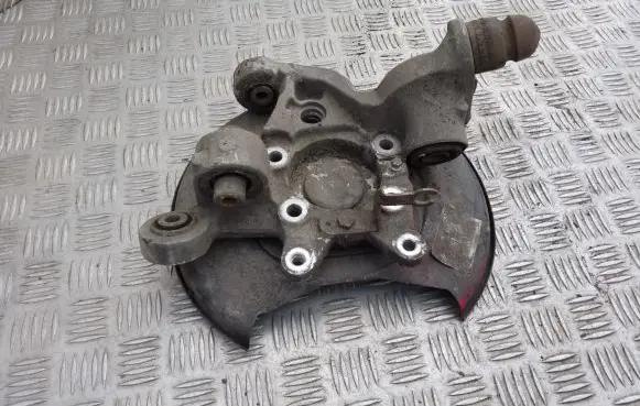Rear wheel hub spindle/knuckle