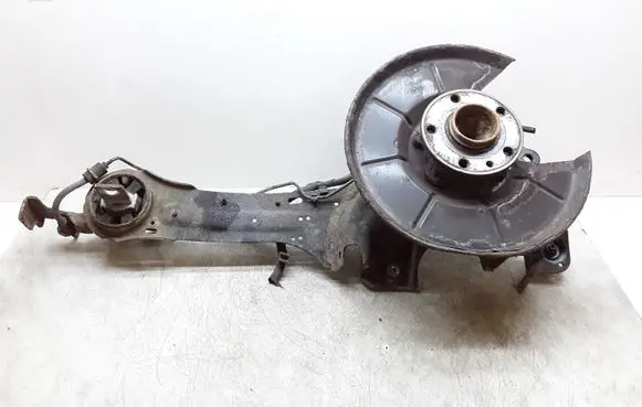 Rear wheel hub spindle/knuckle