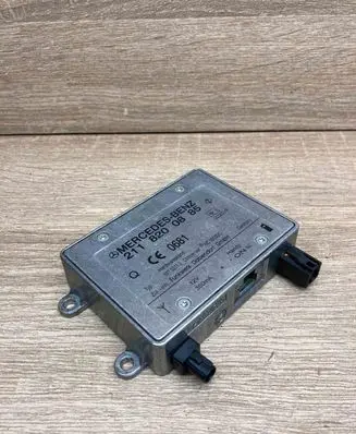 Mercedes-Benz E W211 Antenna control unit 2118200885 USED