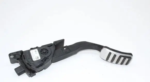 Volvo V40 Accelerator throttle pedal 31341779