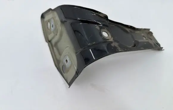 Volkswagen PASSAT B7 Fender mounting bracket 3AA821141