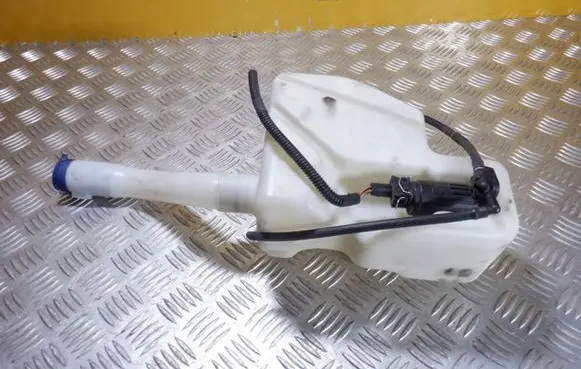 Fiat 500L Windshield washer fluid reservoir/tank 51883639