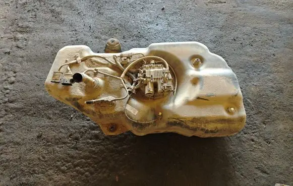 Mercedes-Benz ML W166 AdBlue liquid reservoir A1664703901