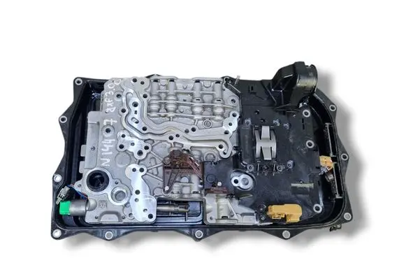 Jaguar XF X250 Transmission gearbox valve body 1087427174