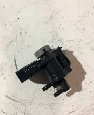 Audi A4 S4 B8 8K Turbo solenoid valve 1K0906283A